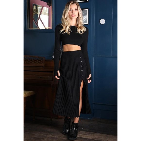 hidden brand Dresses & Skirts - Two Piece Neda Sweater & Skirt Set